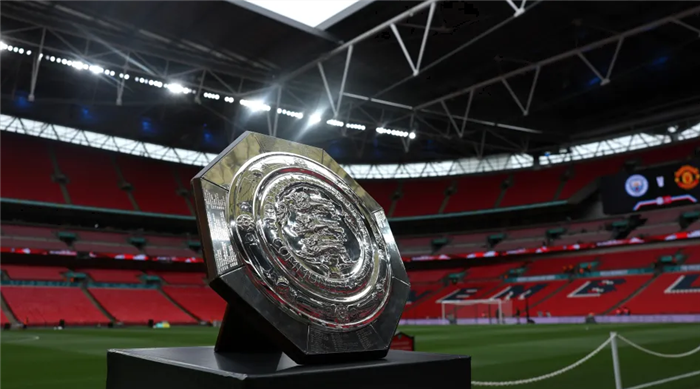 Who Shows the Community Shield